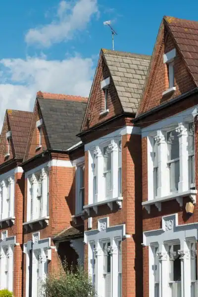 The Question Every Homeowner Asks: When Should I Serve Notice Crowthorne?